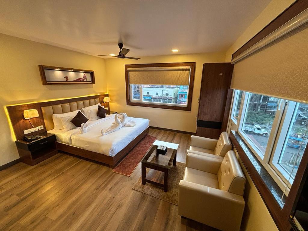 Hotel Golden Orbit Asansol Exterior photo